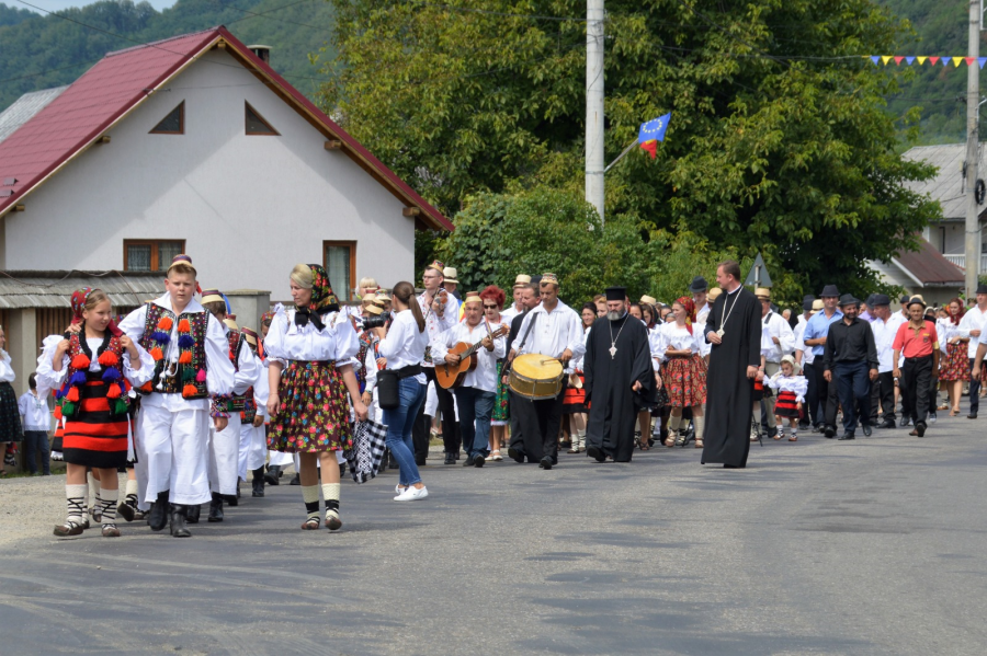 Distracție în inima Maramureșului: Întâlnire cu fiii satului! Sărbătoare mare în comuna Bârsana! Vezi aici orarul întreg al festivităților!