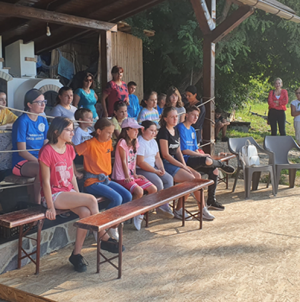 Tabără: Polițiștii s-au întâlnit cu elevi din cadrul Școlii Gimnaziale Groși; Le-au oferit sfaturi prețioase