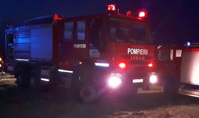 Mai multe case au luat foc sâmbătă noaptea