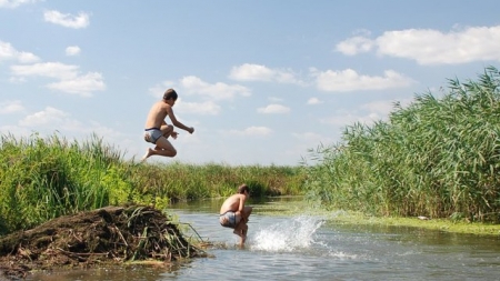 A început sezonul scăldatului; Respectați sfaturile ISU Maramureș pentru a nu avea parte de situații nedorite