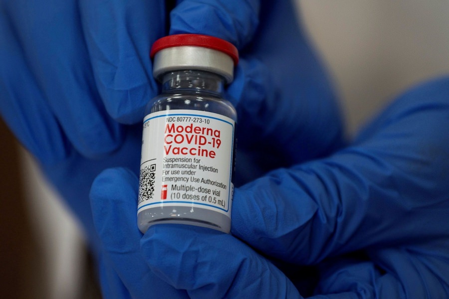 Și în țara noastră: Începe imunizarea anti-COVID-19 cu vaccinul Spikevax a tinerilor care au vârste între 12 și 17 ani, arată oficial CNCAV
