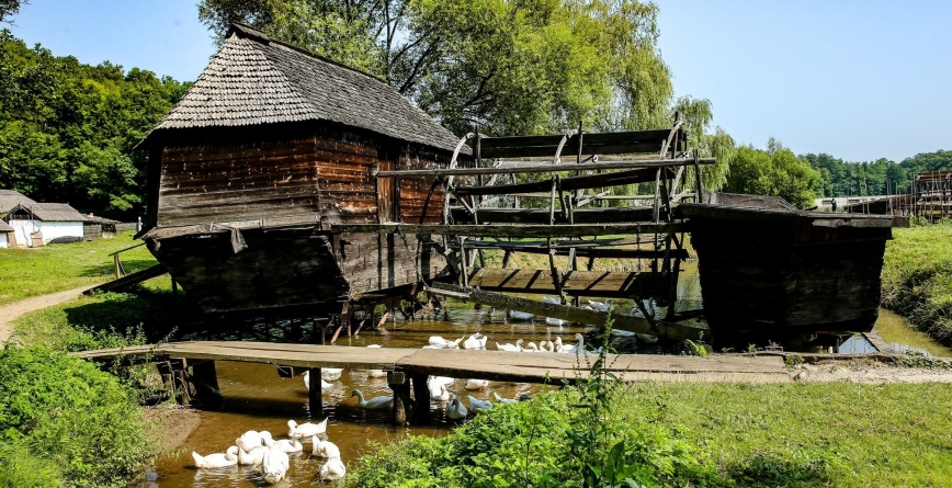 Inedit: La Muzeul Astra din Sibiu este expusă o moară plutitoare din satul maramureșean Lucăcești (FOTO)