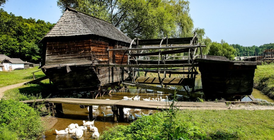 Inedit: La Muzeul Astra din Sibiu este expusă o moară plutitoare din satul maramureșean Lucăcești (FOTO)