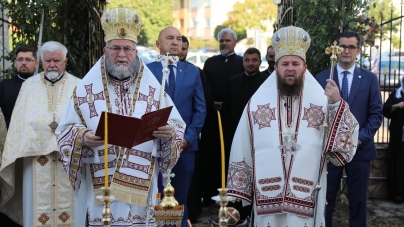 Ierarhii au târnosit biserica cu hramul „Sfântul Mare Mucenic Gheorghe, purtătorul de biruință” din Satu Mare