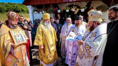 PS Timotei a fost prezent la hramul Mănăstirii „Sfântul Ierarh Iosif Mărturisitorul” Biserica Albă din Ucraina (FOTO)