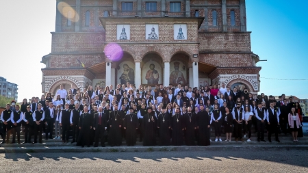 La Catedrala Epicopală: Sfânta Liturghie arhierească cu ocazia începerii noului an școlar