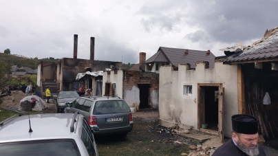 Până la iarnă: Cu ajutorul Episcopiei se va reconstrui gospodăria incendiată din Ungureni (FOTO)