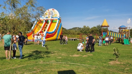 Back to school: Ultima zi de vacanță este sărbătorită de copiii din Târgu Lăpuș prin joacă și activități inedite