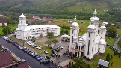 Vicariatul Ortodox Ucrainean: PS Varlaam Ploieşteanul a sfinţit biserica mănăstirii „Sfântul Ioan Botezătorul” Ruscova (FOTO)