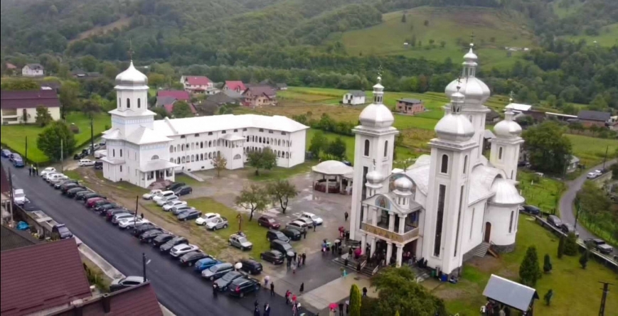 Vicariatul Ortodox Ucrainean: PS Varlaam Ploieşteanul a sfinţit biserica mănăstirii „Sfântul Ioan Botezătorul” Ruscova (FOTO)