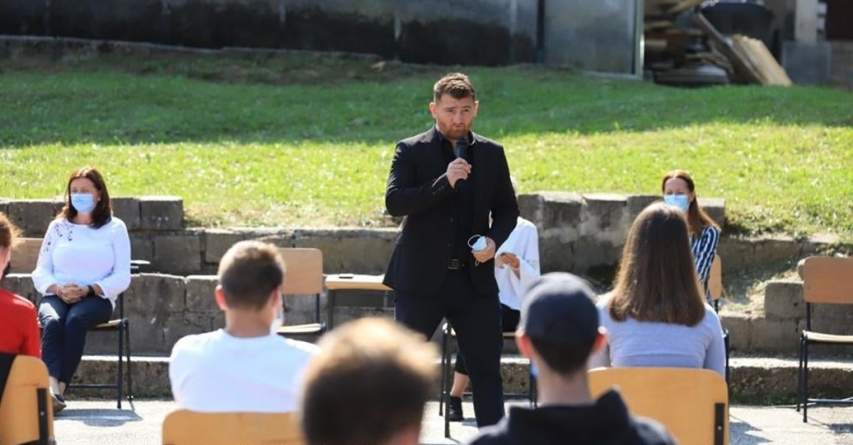 Elevii de la „Barițiu” și Transporturi Auto Baia Sprie au vorbit despre bullying cu Cătălin Moroșanu