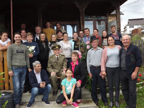 Un moment realmente special în județul Maramureș: O frumoasă vârstă a împlinit scriitorul și veteranul Ioan Gojda Ou, Văleni Călinești: 102 ani (VIDEO ȘI FOTO)