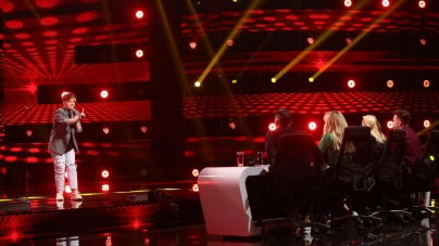 Show total pe scenă!: Un tânăr maramureșean din Borșa i-a uimit, cu prestația sa, pe jurații de la XFactor. Cine este Ionuț (VIDEO ȘI FOTO)