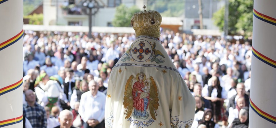 PS Iustin: „Maica Domnului a devenit prima Biserică, purtătoare de Hristos, prima fiinţă care L-a purtat în pântece pe Dumnezeu”