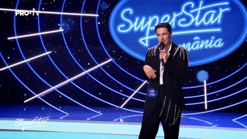La masa juraților SuperStar: Un tânăr băimărean, cu bună dispoziție, a făcut show! „Te ajută faptul că ești foarte teatral” (VIDEO ȘI FOTO)