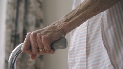 O veste foarte bună în țara noastră: O femeie cu vârsta de aproape 102 de ani a reușit să învingă COVID-19. La fel și fiica sa care are 80!