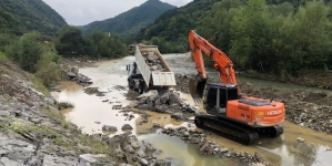 Lucrări de reparații importante: În județul Maramureș malul Vaserului a fost serios consolidat în Vișeu de Sus ca urmare a inundațiilor din vara aceasta (FOTO)