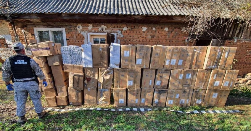 Peste 33.000 de pachete cu ţigări confiscate în urma a unsprezece percheziţii în Maramureş; Ce au mai găsit oamenii legii