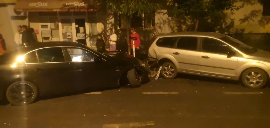 În Baia Mare: Șapte autovehicule avariate într-un accident rutier; La volan era o tânără fără permis și care consumase alcool