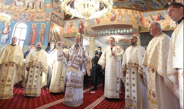 În această duminică: PS Iustin s-a aflat în mijlocul credincioşilor din Parohia Buciumi (FOTO)