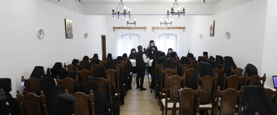 La Mănăstirea Săpânța – Noul Peri a avut loc Sinaxa Monahală din Episcopia Maramureșului și Sătmarului (FOTO)