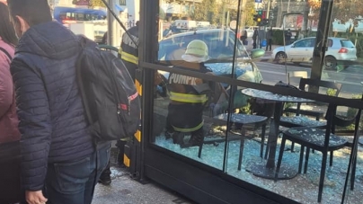 Accident în Baia Mare: O mașină a intrat în terasa unei braserii de pe bulevardul București