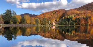 Pastel de toamnă: Lacul Bodi – Mogoșa, atracție pentru maramureșeni în orice anotimp (FOTO)