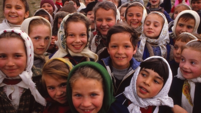 Cum era așteptat Moș Nicolae pe vremuri: „Sânicoară este sărbătoare coconilor, primesc cadouri, fructe, un bănuț, ștrimflii, căciuli, un zdici nou dacă era un băiat mai mare”