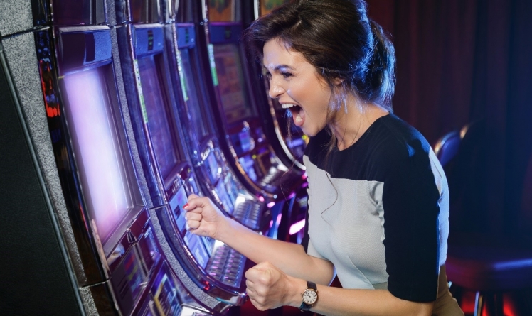 Cele mai populare jocuri de tip slots pe mobile (Android și iOS)