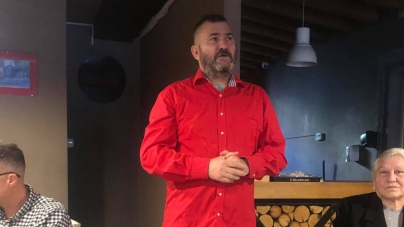 O lansare mai aparte: În Baia Mare, colegul nostru Mircea Grumaz, într-o atmosferă atipică, și-a lansat a opta carte numită „Respir” (FOTO)