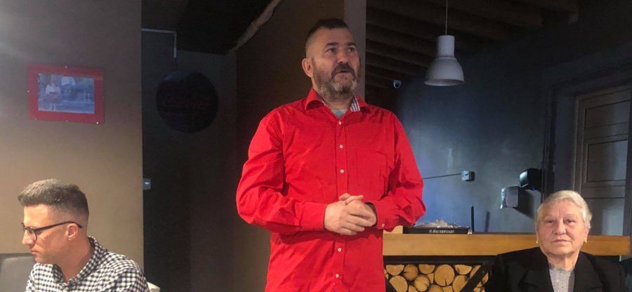 O lansare mai aparte: În Baia Mare, colegul nostru Mircea Grumaz, într-o atmosferă atipică, și-a lansat a opta carte numită „Respir” (FOTO)