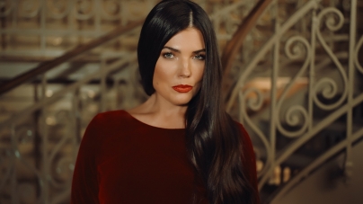 O piesă mai aparte: Paula Seling artista noastră maramureșeancă a lansat o melodie în limba rusă în premieră în cariera sa! (VIDEO ȘI FOTO)