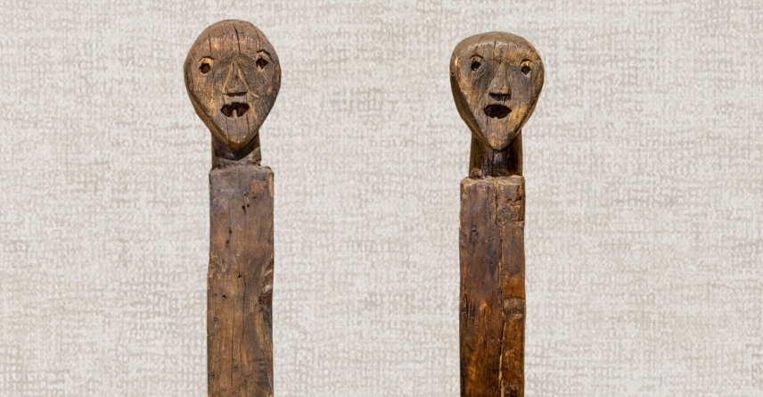 „Stâlpii de pridvor” – Fain de văzut la Muzeul Județean de Etnografie și Artă Populară Maramureș