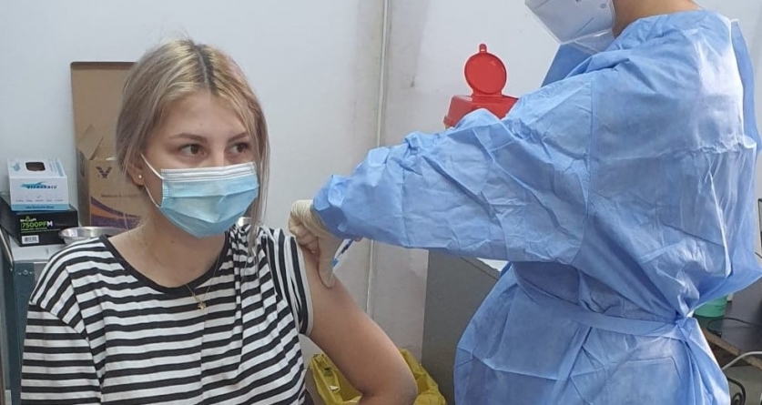 Vaccinarea continuă la noi: În județul Maramureș în prezent cu cel puțin prima doză de ser anti-COVID-19 avem imunizate 346.950 persoane! Statistica arată tot!