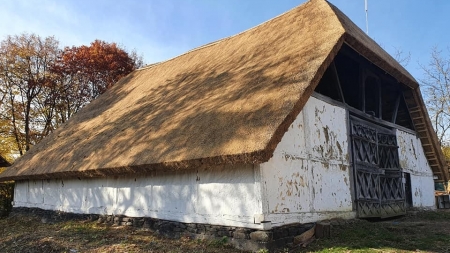 A fost restaurat acoperișul de la Șura Valea Vinului, cel mai mare obiectiv de arhitectură tradițională din Muzeul Satului Baia Mare