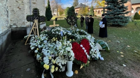 Slujbă de pomenire la mormântul Părintelui Arhimandrit Emanuil Rus (FOTO)