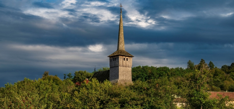 Zona Codru: 14 biserici vechi de lemn sunt închinate Sfinţilor Arhangheli Mihail şi Gavriil