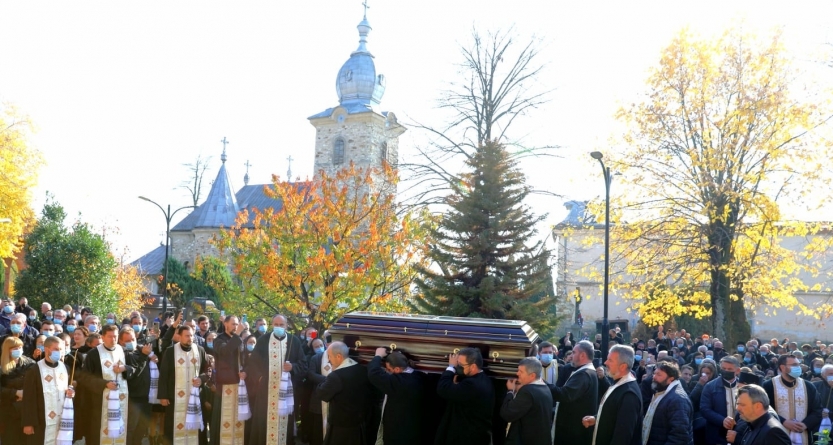 Părintele Arhimandrit Dr. Emanuil Rus, starețul Mănăstirii Bixad, a fost condus pe ultimul drum (FOTO)