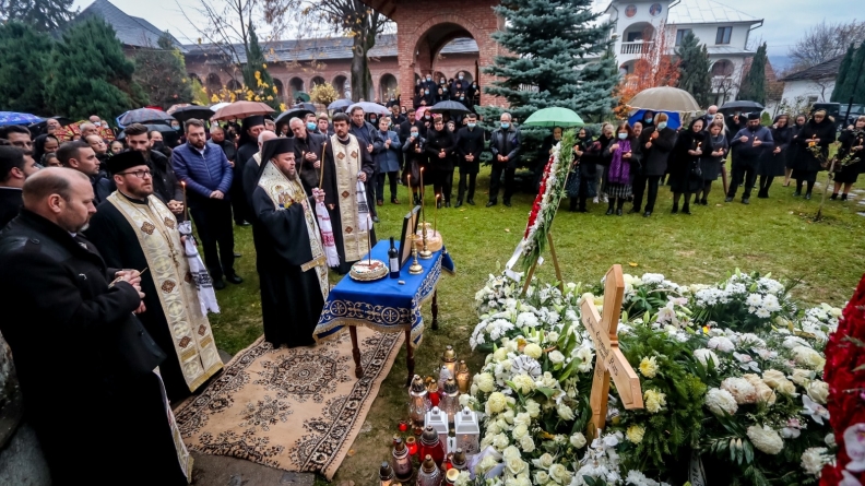 În această duminică: PS Timotei a săvârșit Sfânta Liturghie la Mănăstirea Bixad (FOTO)