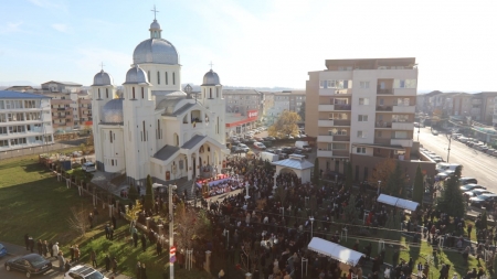 A fost hramul bisericii „Sfinţii Arhangheli Mihail şi Gavriil” din Baia Mare (FOTO)