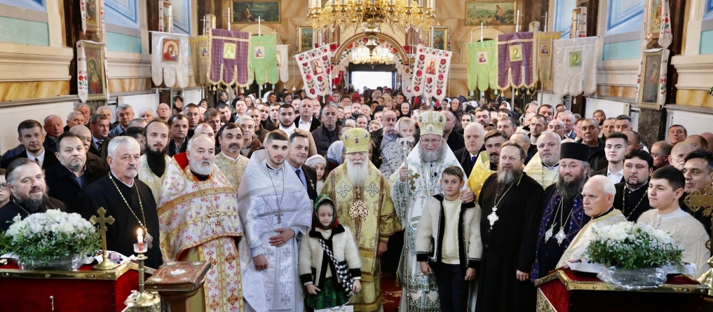 PS Iustin a participat duminică la hramul bisericii „Sfinţii Mihail şi Gavriil” din Slatina, Ucraina (FOTO)
