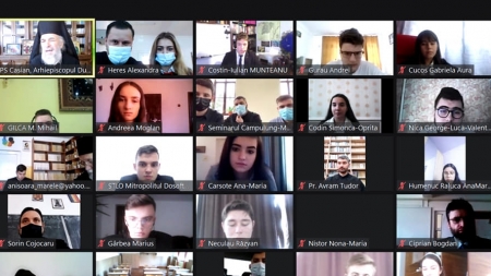 O elevă din Baia Mare a participat la Simpozionul Național „Duhovnici și dascăli de seamă ai școlii mele care odihnesc în cimitirul orașului / satului natal” (FOTO)