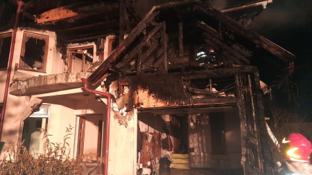 Apel umanitar: Casa unui violonist cunoscut a fost distrusă de un incendiu de proporții; Cei care doresc pot să dea o mână de ajutor