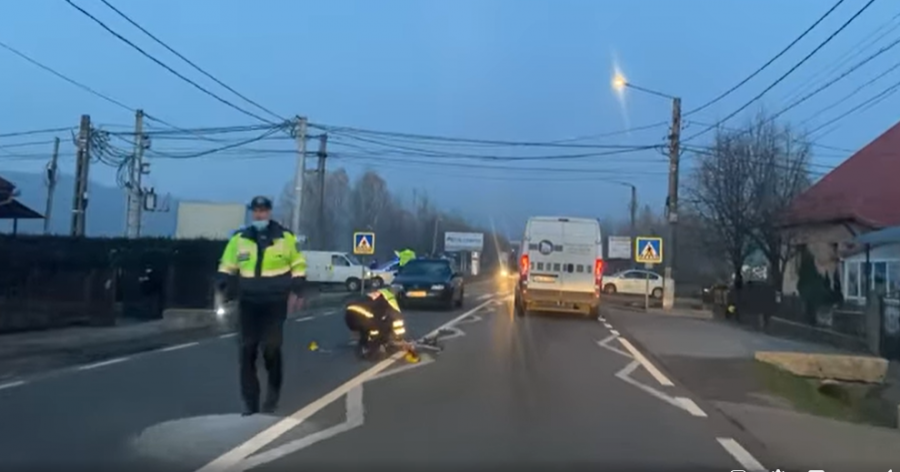 Accident în Recea: Un bărbat a fost lovit de mașină când traversa strada; Traficul rutier a fost blocat pe un sens de mers aproximativ o oră