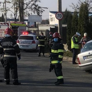 Un accident de circulație:În Baia Mare o tânără în vârstă de 19 ani s-a răsturnat azi cu mașina pe bulevardul Independenței la ieșirea din oraș!(VIDEO ȘI FOTO)