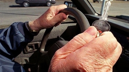 Un maramureșean de 72 de ani a fost prins la volan fără permis și cu alcoolemie de 0,74 mg/l alcool pur în aerul expirat
