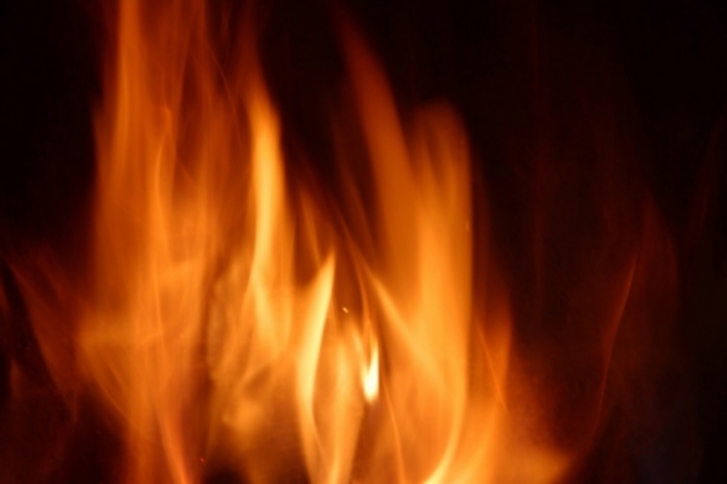 Trei incendii în ultimele 48 de ore; Focul a produs pagube la un adăpost de animale din Fersig