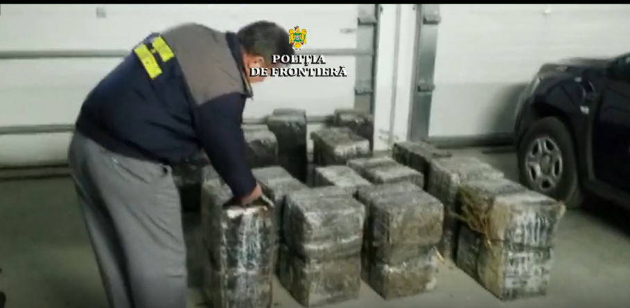 Mii de pachete cu țigări de contrabandă au fost confiscate de polițiștii de frontieră din Valea Vișeului și Sarasău