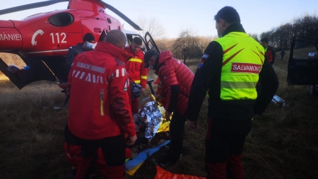 O nouă alertă Salvamont:În județul Maramureș un bărbat a primit urgent ajutorul salvatorilor montani după ce au trecut caii și căruța peste el! (VIDEO ȘI FOTO)