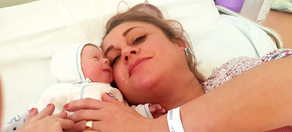 Îndrăgita cântăreață de muzică populară Ioana Pricop și primarul Lucian Morar, părinți pentru a doua oară